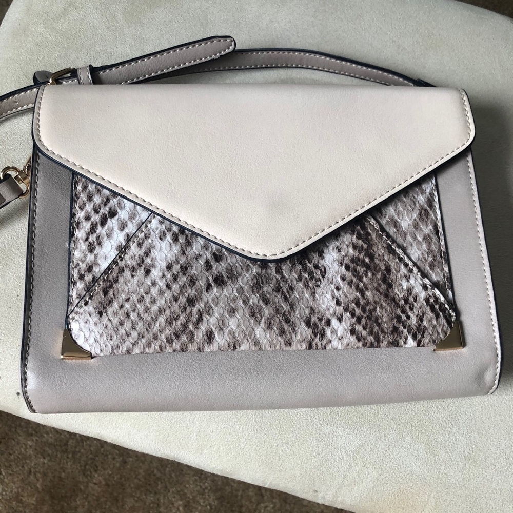 Beautiful over the shoulder bag from Aldo